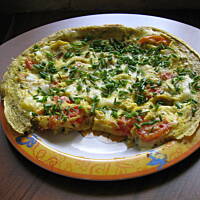 Omlet z pomidorami i mozarellą