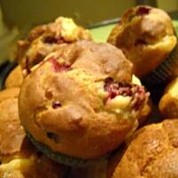 Muffinki z serem białym i malinami