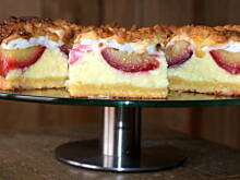 Fot. kate79, Sernik z węgierkami