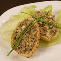 Pasta pieczarkowa z bagietką