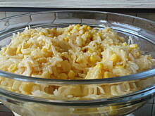 Fot. ezelka, Sałatka z makaronem ryżowym i selerem konserwowym