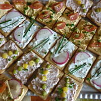 Szybkie Imprezowe Kanapeczki na Krakersach