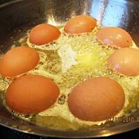 Faszerowane skorupki jajek