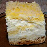 Sernik  z kremem brzoskwiniowym