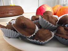 Fot. Arribeth, Śliwki w czekoladzie