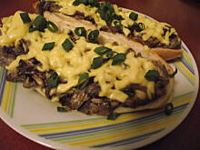 Fot. Arribeth, Bułki zapiekane z pieczarkami