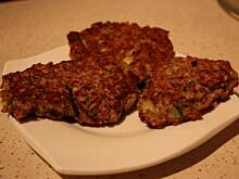 Fot. afioleq, placki otrębowo-pszenne z cukinia