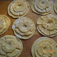 Roze karnawalowe na piwie, czyli faworki inaczej