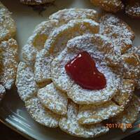 Roze karnawalowe na piwie, czyli faworki inaczej