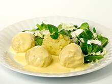 Fot. Wkn, Pulpety w sosie z topionego serka