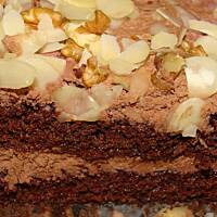 Ciasto czekoladowe z bitą śmietaną