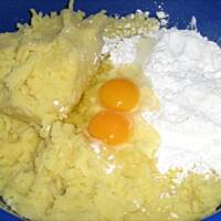 Biale kluski z jajkiem