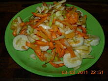 Fot. Satina, Surówka owocowa z dressingiem