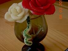 Fot. Satina, Ozdoby do tortu z masy cukrowej- różyczki (tutorial)