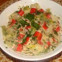 Sałata z krabowymi paluszkami