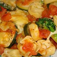 Tortellini zapiekane z cukinią