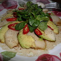 Sałatka z awokado i gruszki