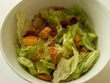 Fot. dominikia, Sałata lodowa z żurawiną, kurczakiem, mandarynkami