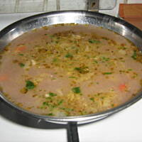 Sycąca zupa z ziemniakami i fasolą