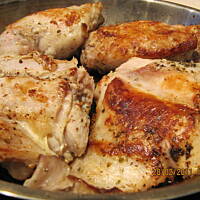 Królik w sosie winno - śmietanowym