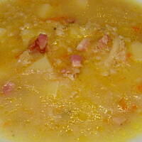 Zupa z kwaszoną kapustą i kaszą jęczmienną