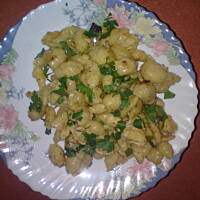 makaron z serkiem - danie z tytułu: co zrobić z resztką makaronu