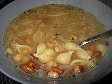 Fot. MoniaKociara, Sycąca zupa fasolowa z makaronem