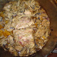 szynka pieczona z pieczarkami