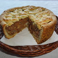 Szarlotka z rodzynkami