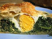 Fot. julias, Ciasto francuskie ze szpinakiem i jajkiem