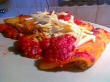 Fot. kaha87ha, Zapiekany faszerowany makaron z sosem