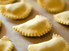 Fot. Wkn, Kruche pierożki z marmoladą