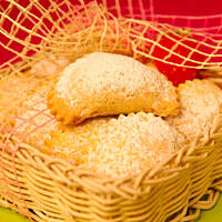 Kruche pierożki z marmoladą