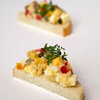 Sałatko-pasta z jajek i makreli