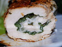 Fot. stokrotkax86, Roladka z piersi kurczaka z liśćmi szpinaku, mozarella