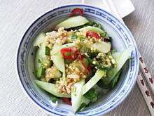 Fot. pinona, Orientalna sałatka z ogórków