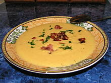 Fot. Ivsena, Delikatna żółta zupa