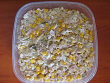 Fot. Aishka, Sałatka z makaronu i tuńczyka