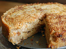 Fot. MAGDAITYLE, Szarlotka z bakaliami sypana