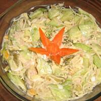 Sałatka z ryżowego makaronu