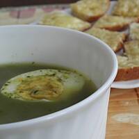 Zupa szczawiowo-szpinakowa.