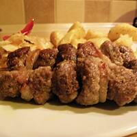 Szaszłyki z polędwicy i pieczarek.