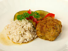 Fot. Wkn, Sześciany wieprzowe w warzywach