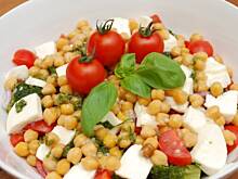 Fot. frankafiranka, Sałatka z ciecierzycą