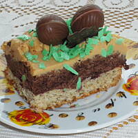 mazurek orzechowo-kakaowy z masą kajmakową