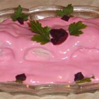 Śledzie w buraczkowej śmietanie