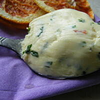 Masełko czosnkowo-ziołowe do kanapek/mięs/ryb