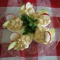 Jajka faszerowane rzodkiewką i zielonym ogórkiem