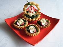 Fot. RENIZ, Koszyczek wielkanocny ze szpinakiem i kremem chrzanowym