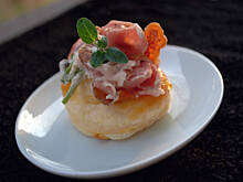 Fot. katy12, Krążki z ciasta francuskiego z szynką i figami